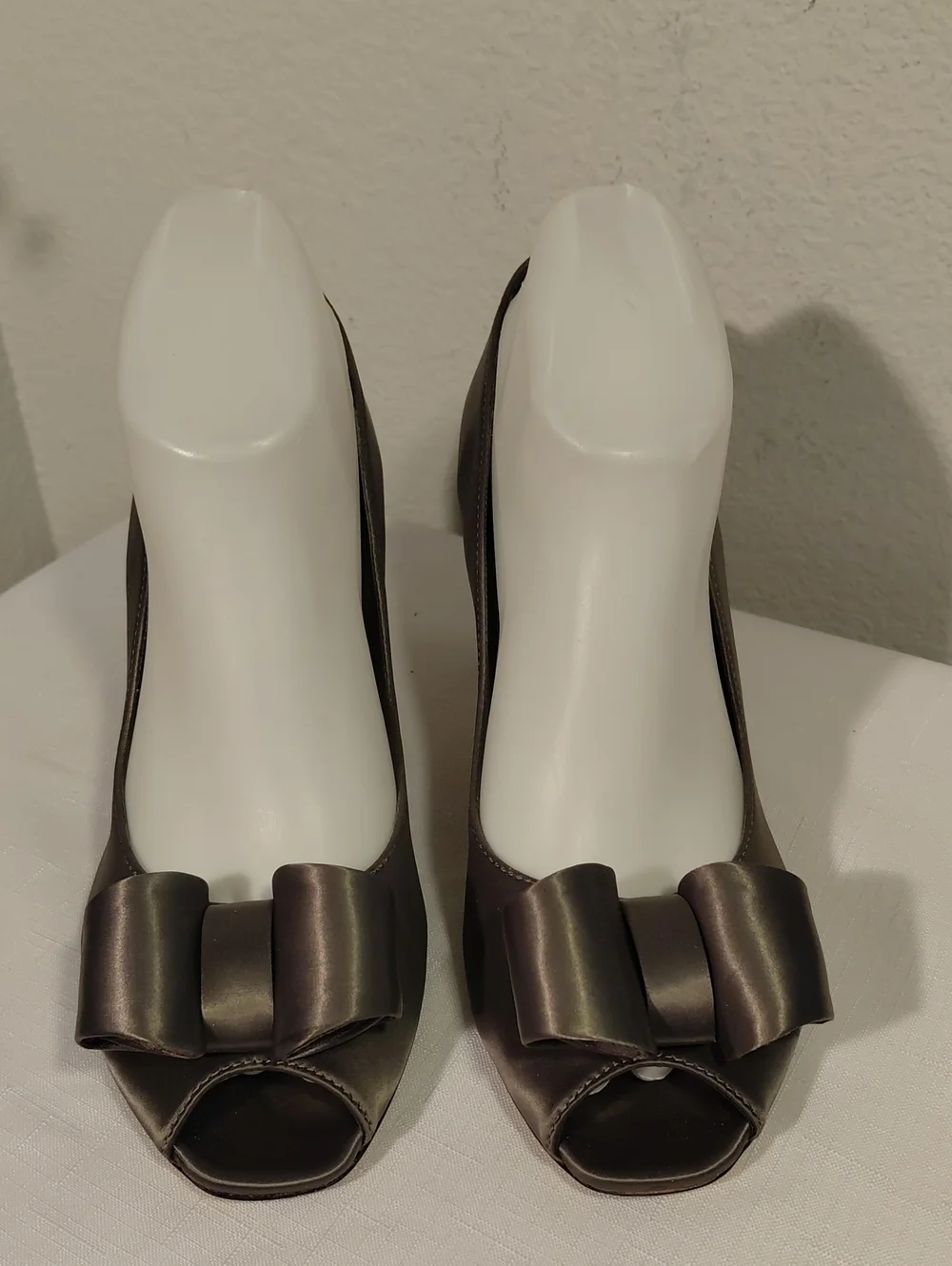 Vigotti Satin Peep-Toe Bow Pumps